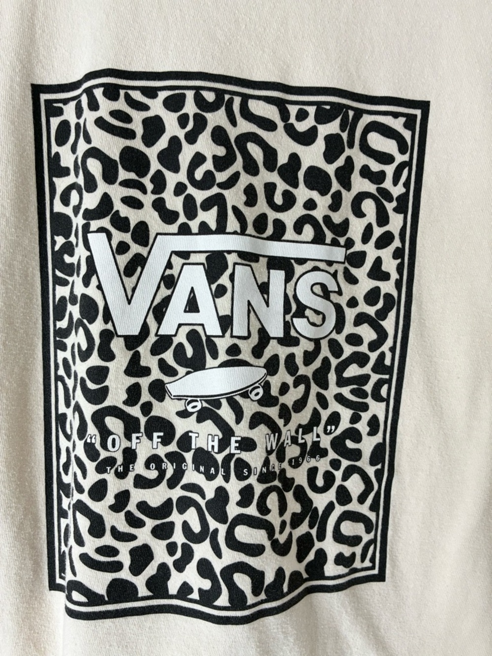 Vans Cream Graphic Tee Animal Print Rectangle Logo Crew Neck Cotton Streetwear - Picture 2 of 4